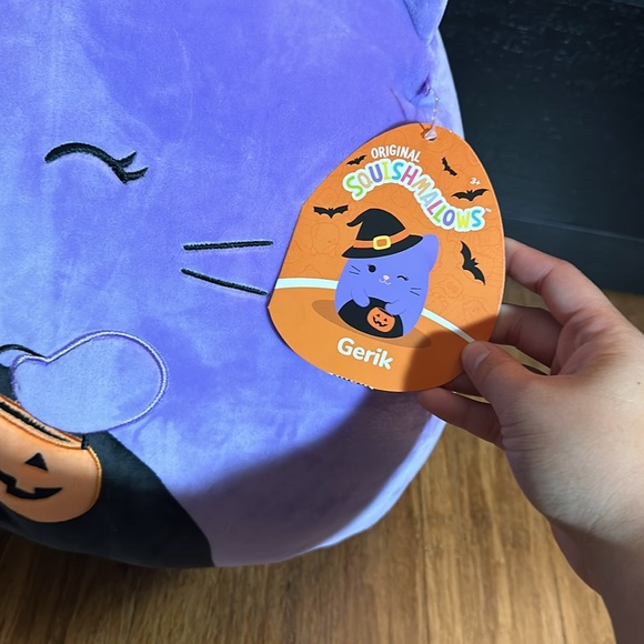 NWT Halloween 2022 Squishmallow - Gerik 20+" Inch The Purple Cat Kellytoy - Picture 2 of 3